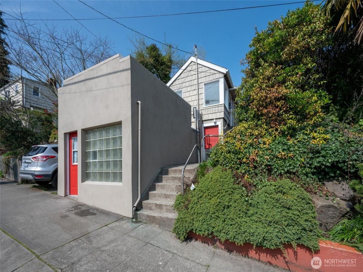 MLS #NWM2352476 image #0