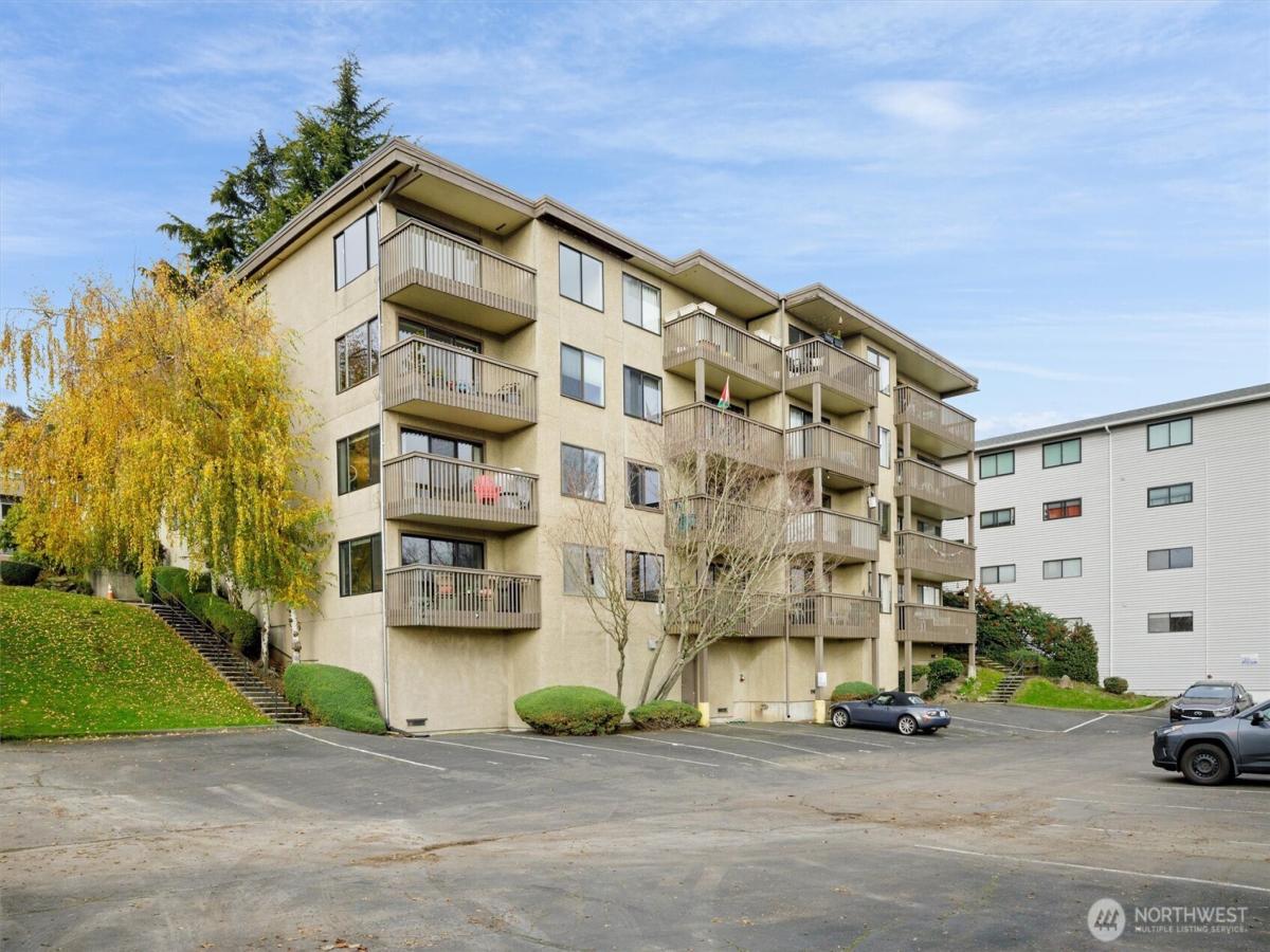 MLS #NWM2352737 image #0
