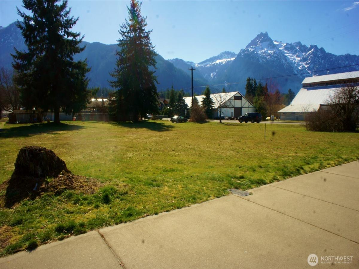 MLS #NWM2353435 image #0
