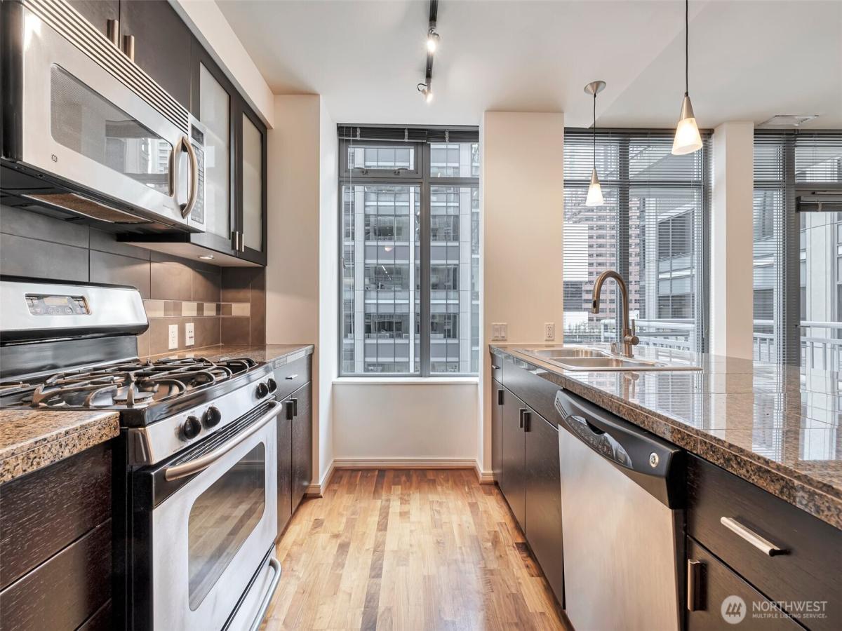 MLS #NWM2353468 image #0