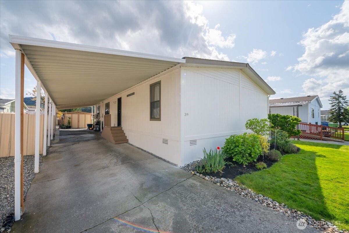 MLS #NWM2353761 image #0