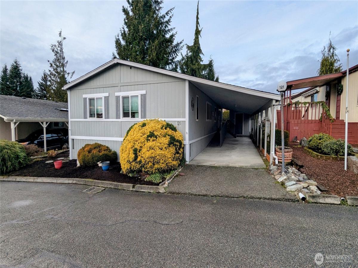 MLS #NWM2353972 image #0
