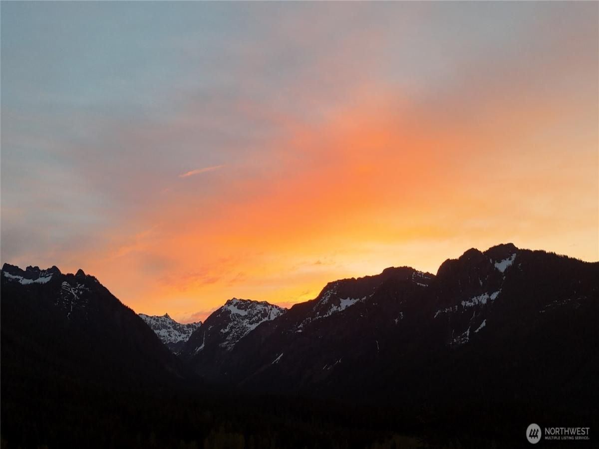 MLS #NWM2356005 image #0