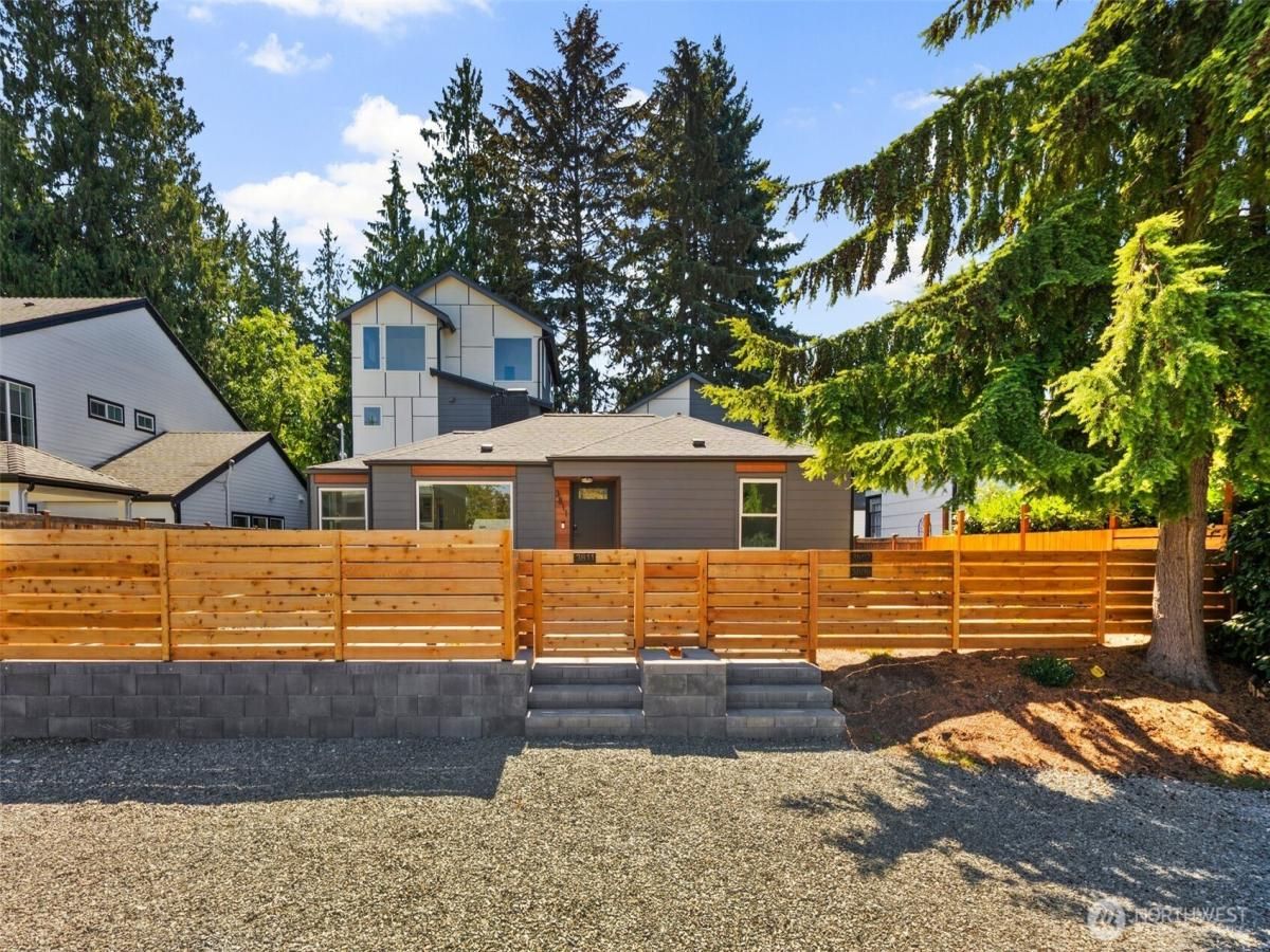 MLS #NWM2356895 image #0