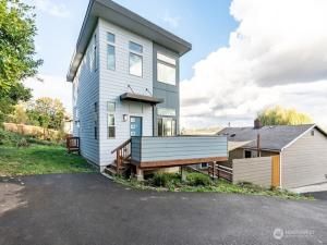 MLS #NWM2357258 image #0