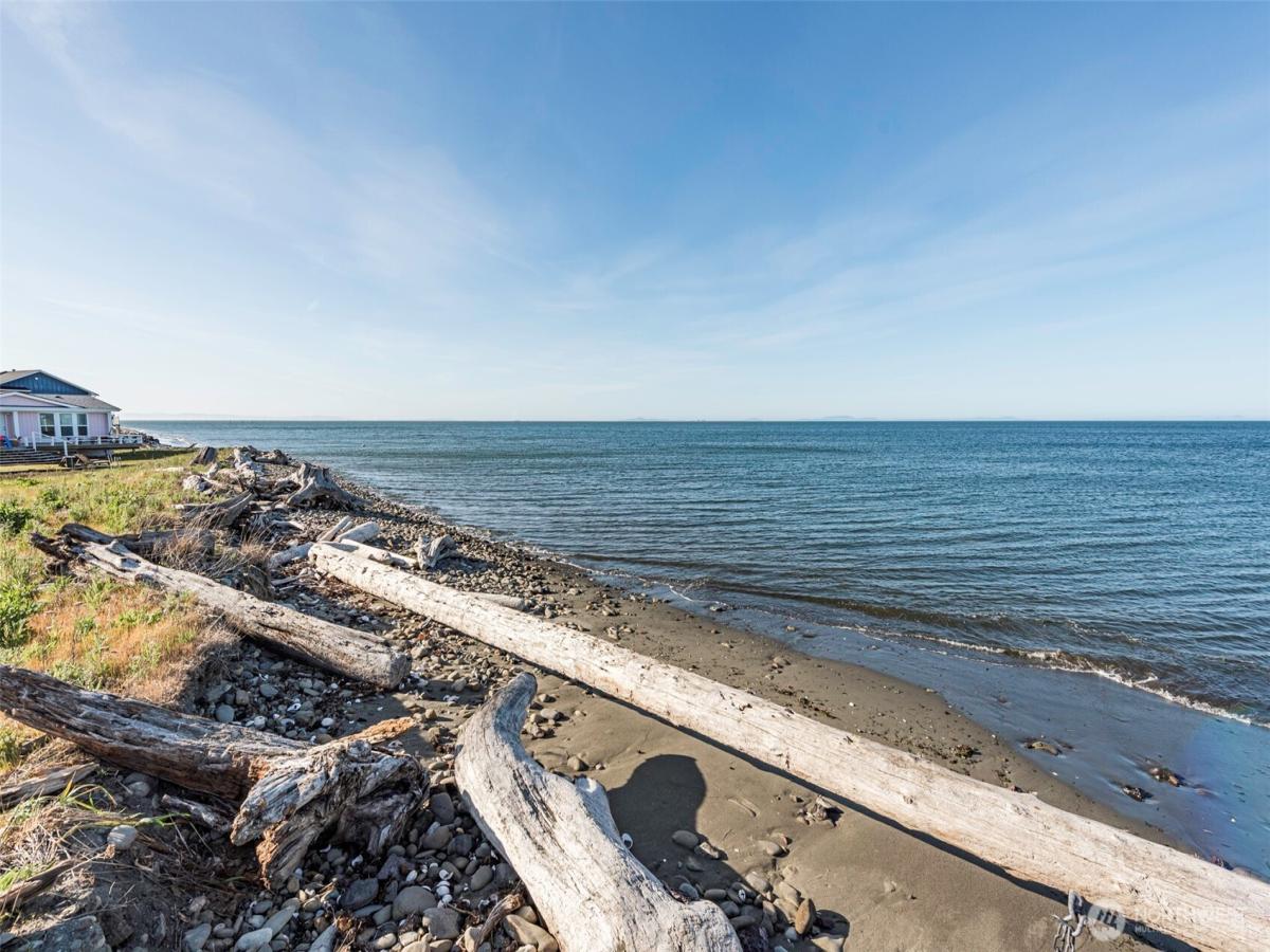 MLS #NWM2357404 image #0