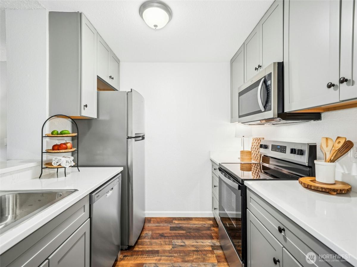 MLS #NWM2357444 image #0