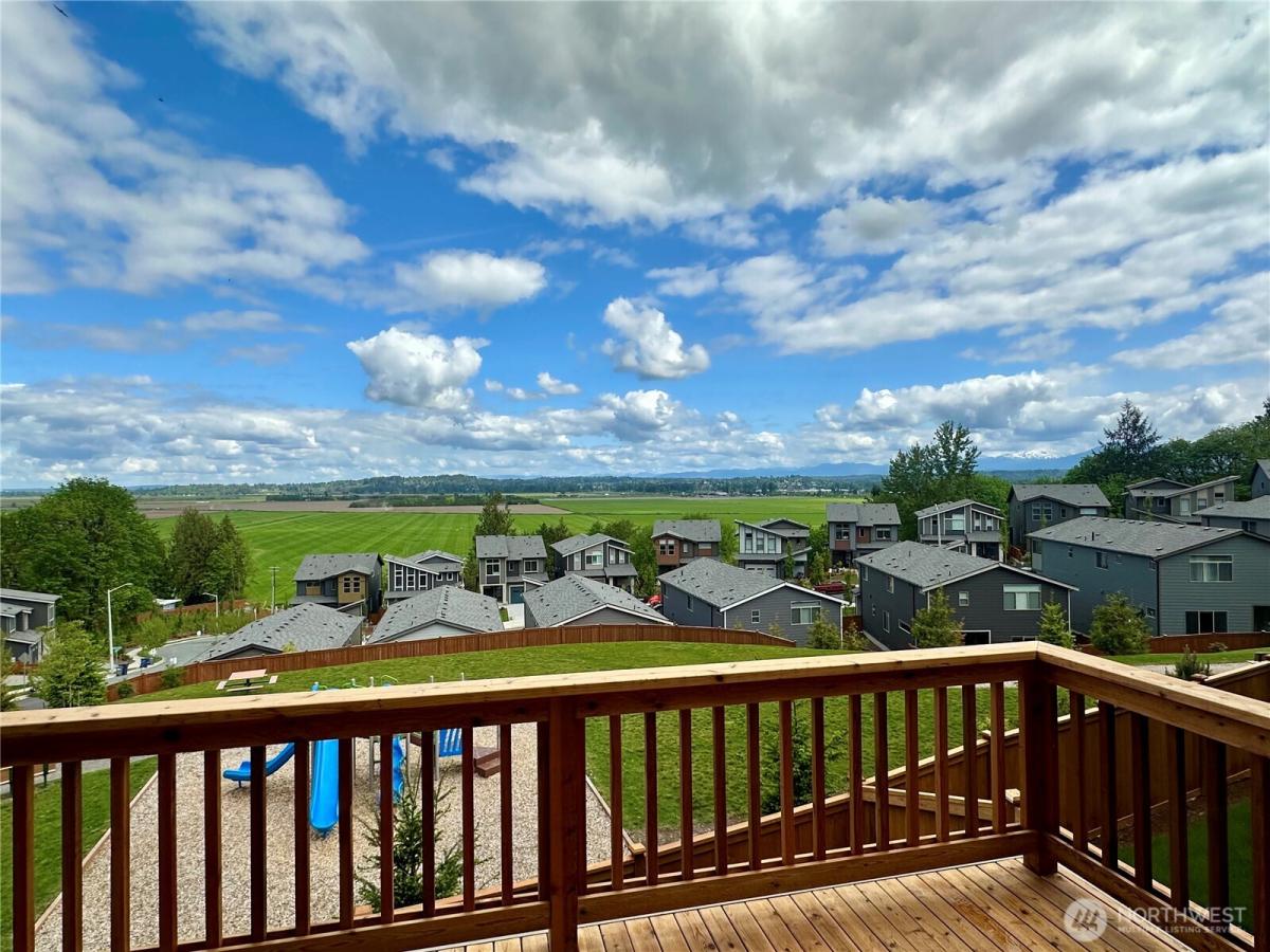 MLS #NWM2358271 image #0