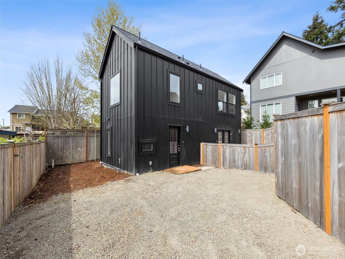 MLS #NWM2358379 image #0