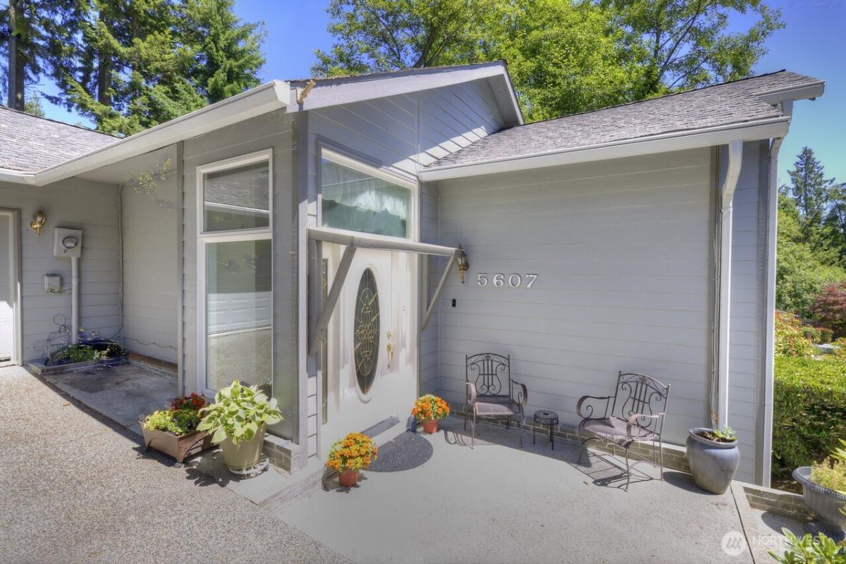 MLS #NWM2358455 image #0