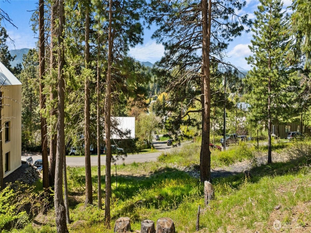 MLS #NWM2358461 image #0