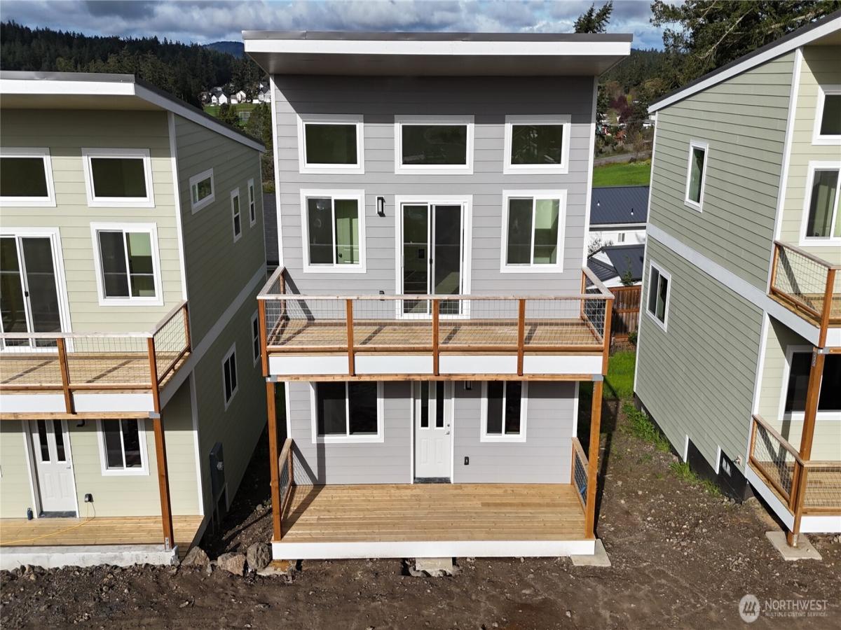 MLS #NWM2358507 image #0