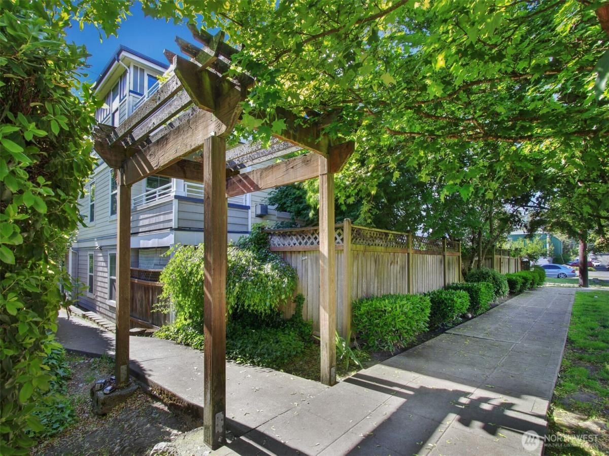 MLS #NWM2358578 image #0