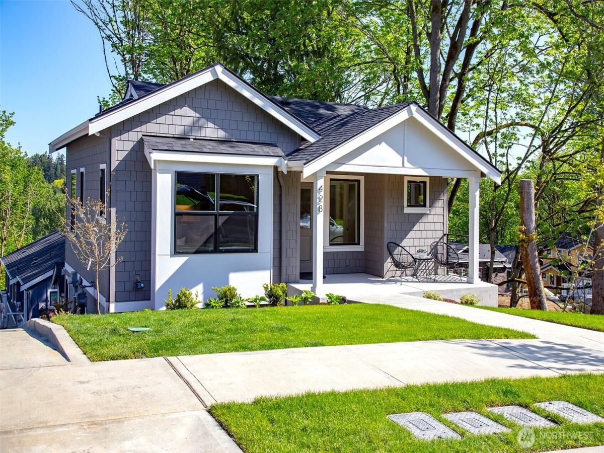 MLS #NWM2359785 image #0