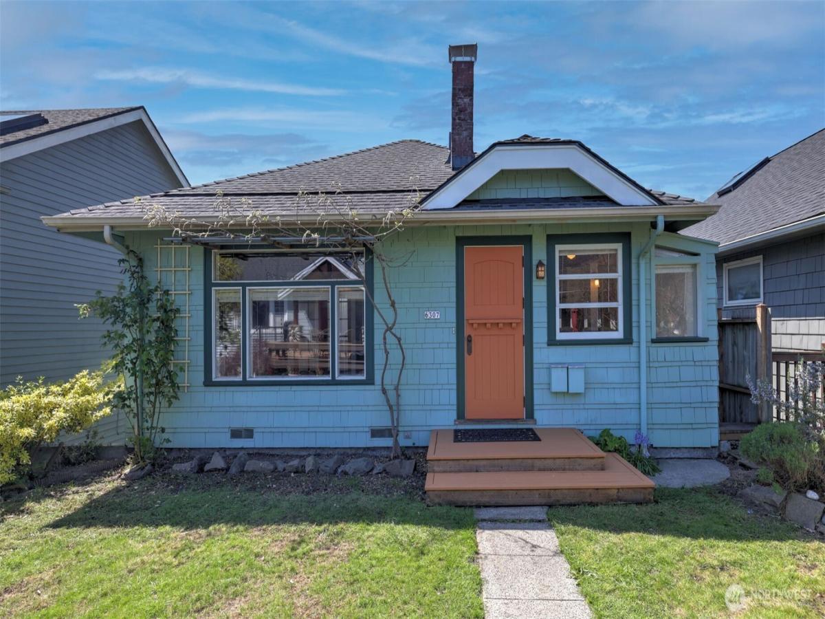 MLS #NWM2358727 image #0