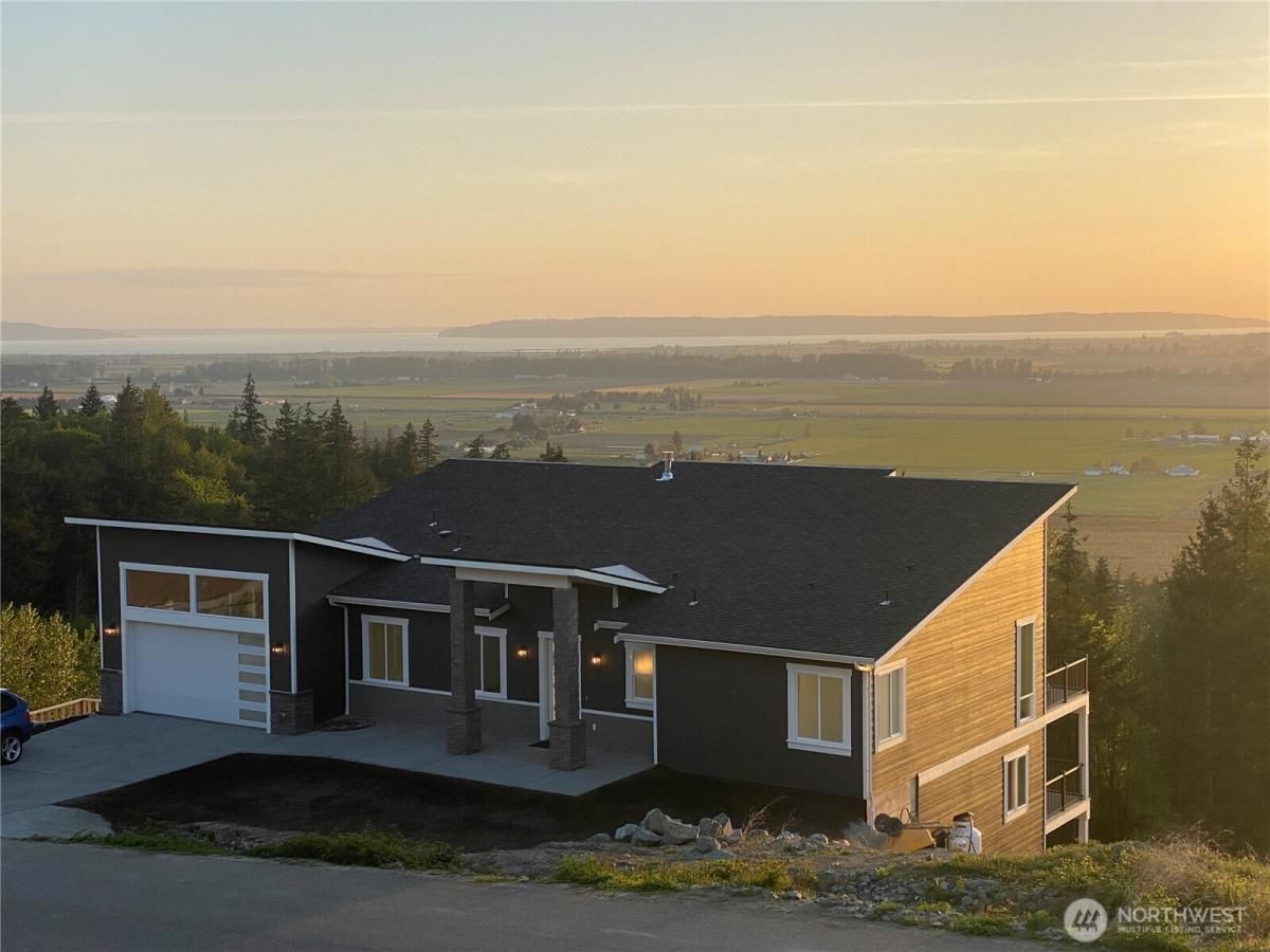MLS #NWM2361301 image #0