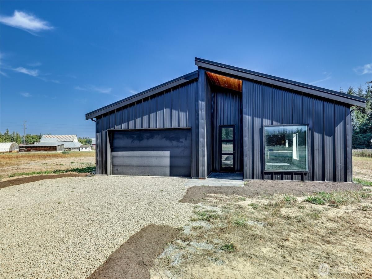 MLS #NWM2362624 image #0