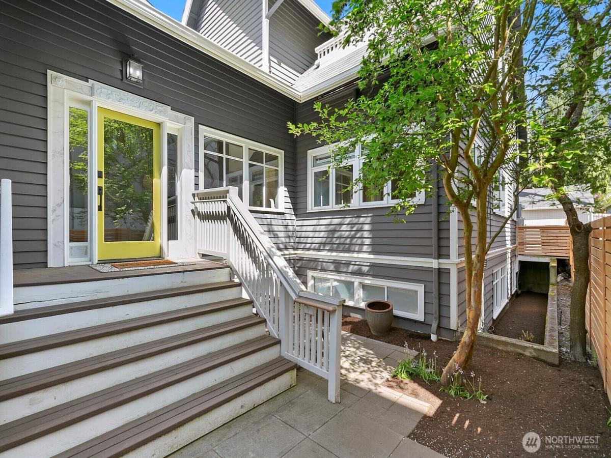 MLS #NWM2363667 image #0