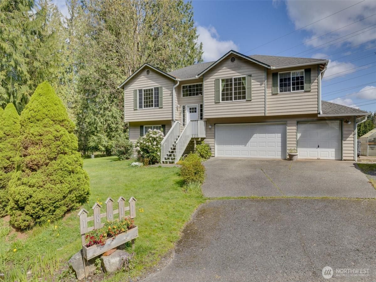 MLS #NWM2363825 image #0