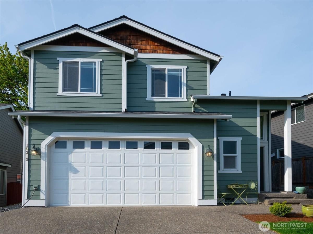 MLS #NWM2363862 image #0