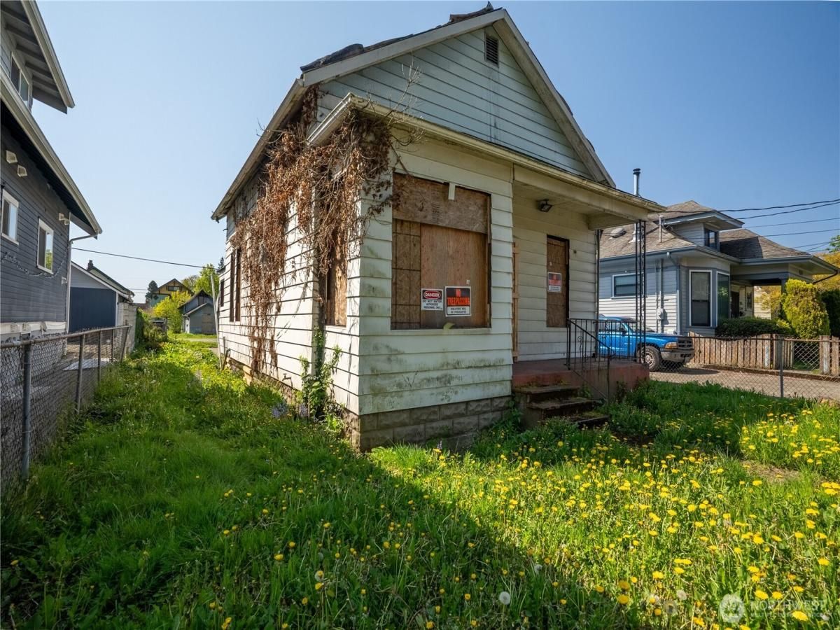 MLS #NWM2365669 image #0