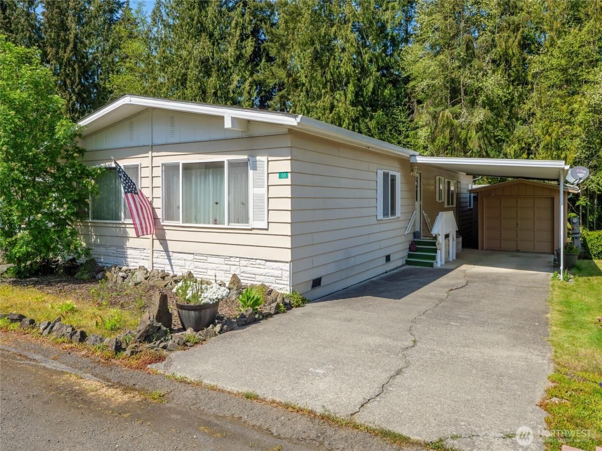 MLS #NWM2365854 image #0