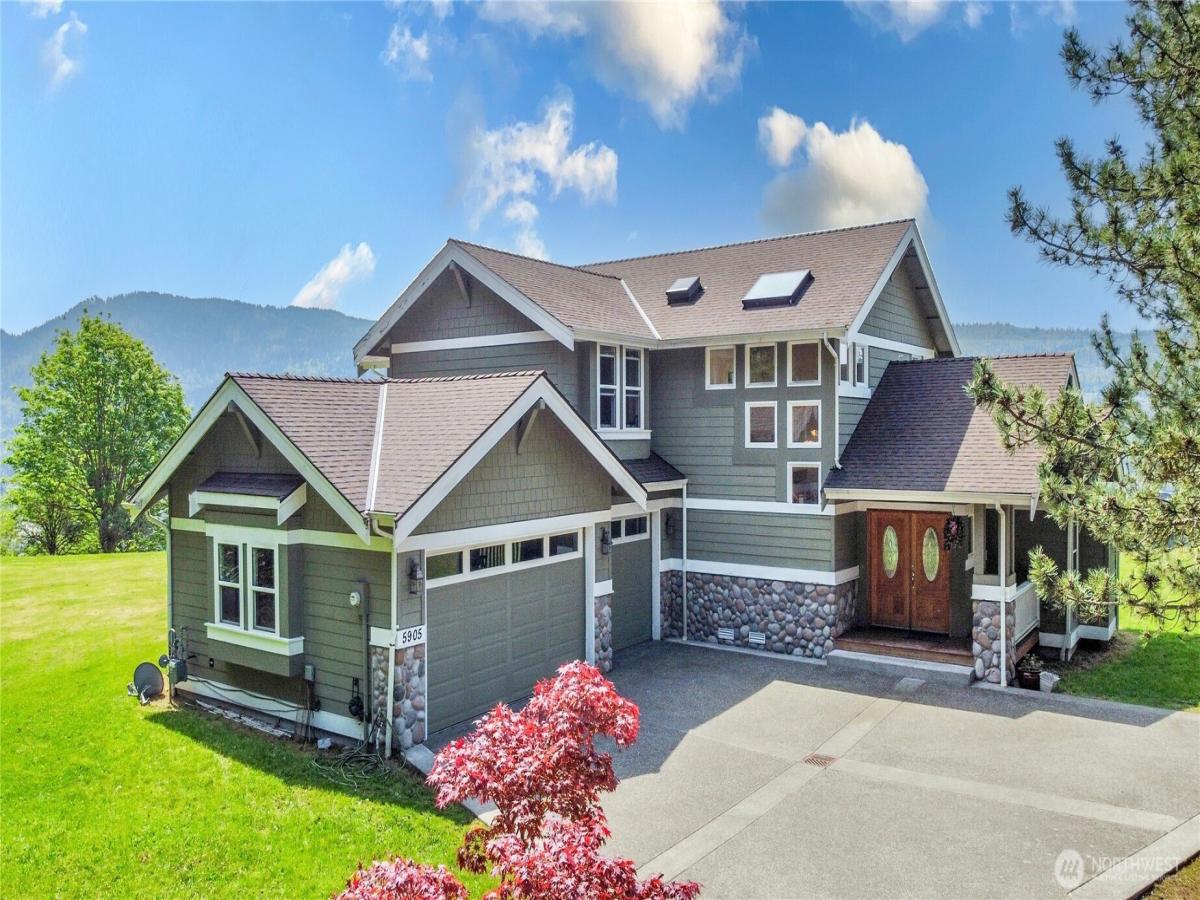 MLS #NWM2365967 image #0