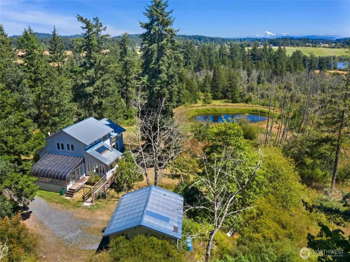 MLS #NWM2366225 image #0