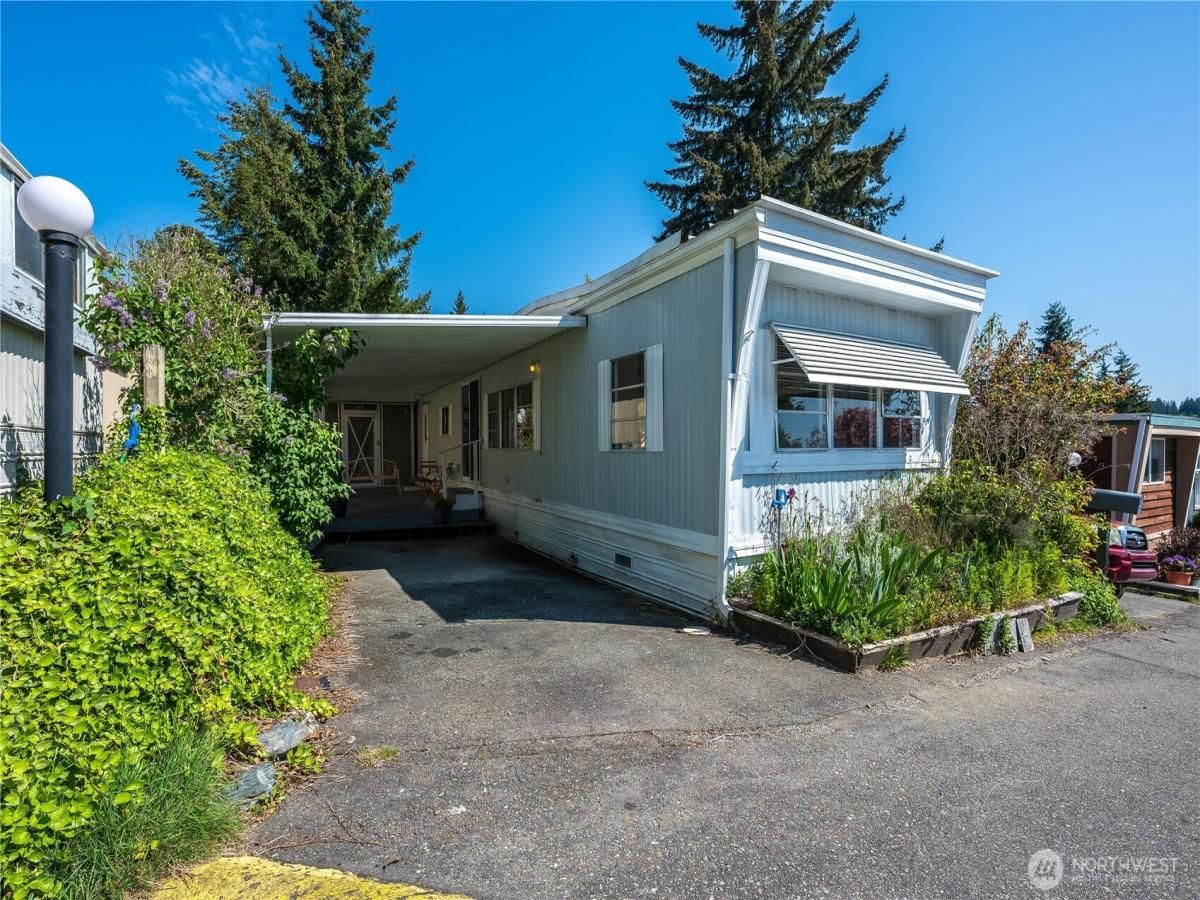 MLS #NWM2366365 image #0