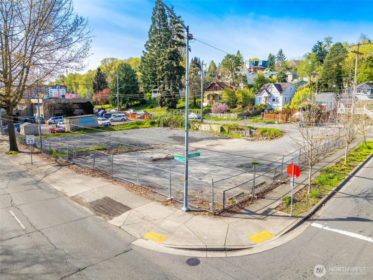 MLS #NWM2366827 image #0