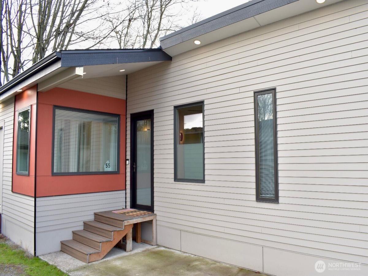 MLS #NWM2368227 image #0