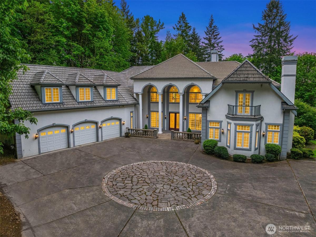 MLS #NWM2369157 image #0