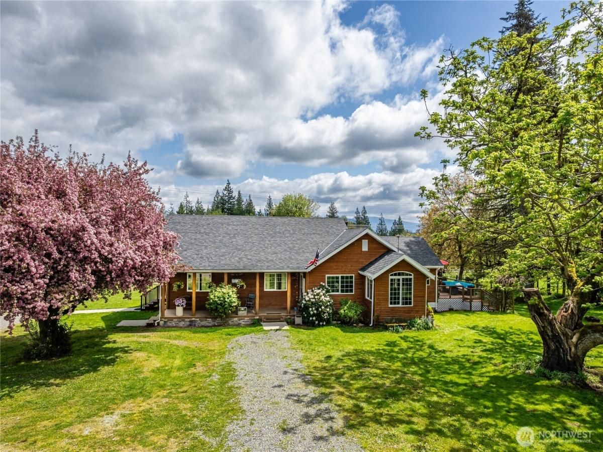 MLS #NWM2369158 image #0