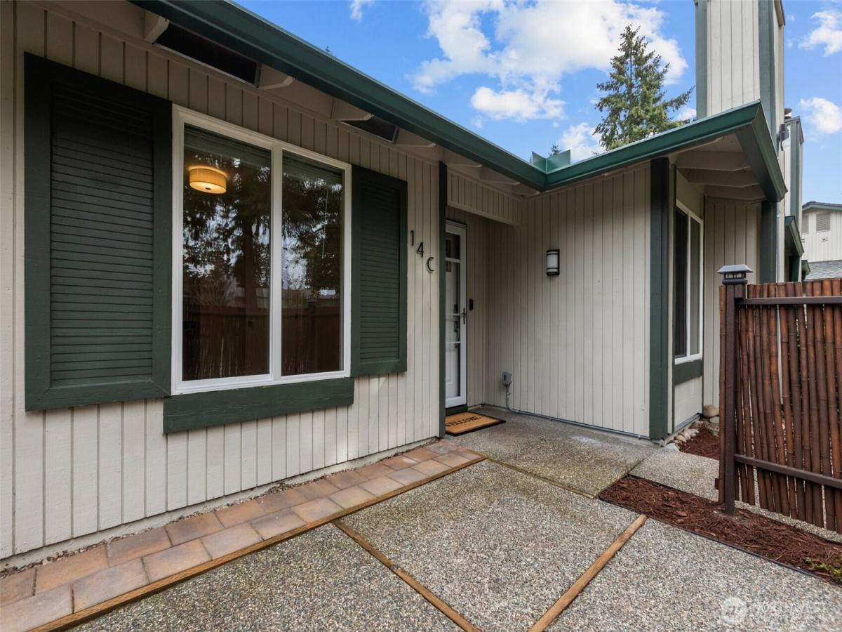 MLS #NWM2369366 image #0