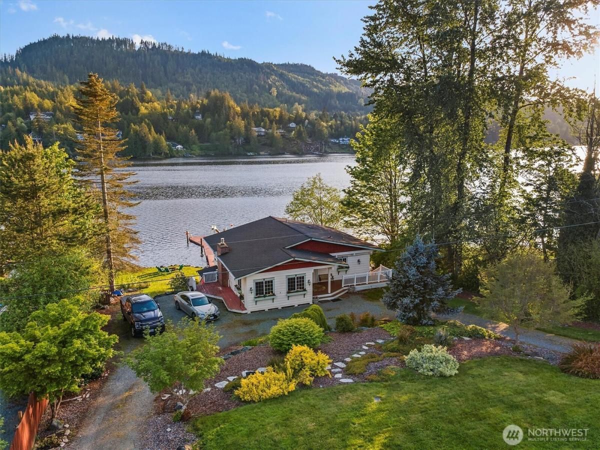MLS #NWM2369534 image #0