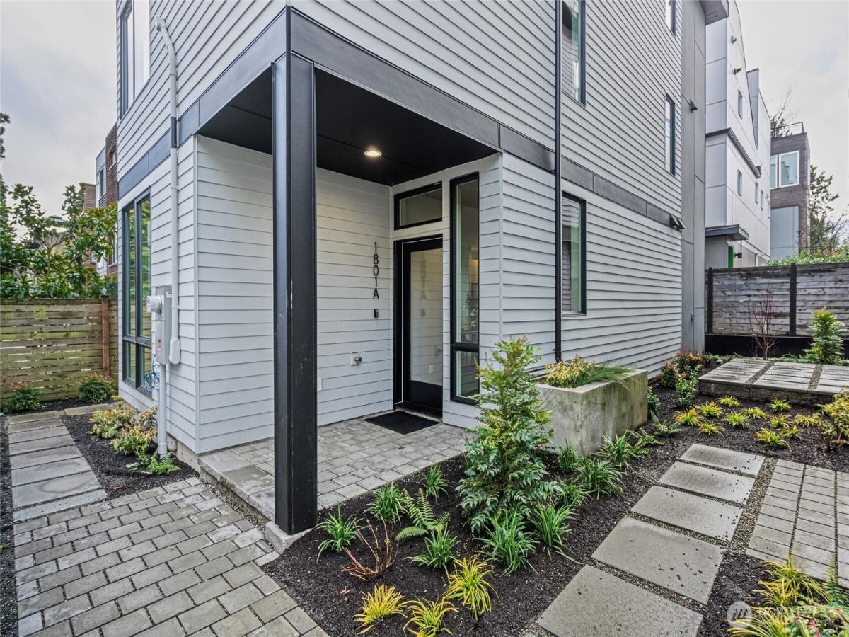 MLS #NWM2369575 image #0