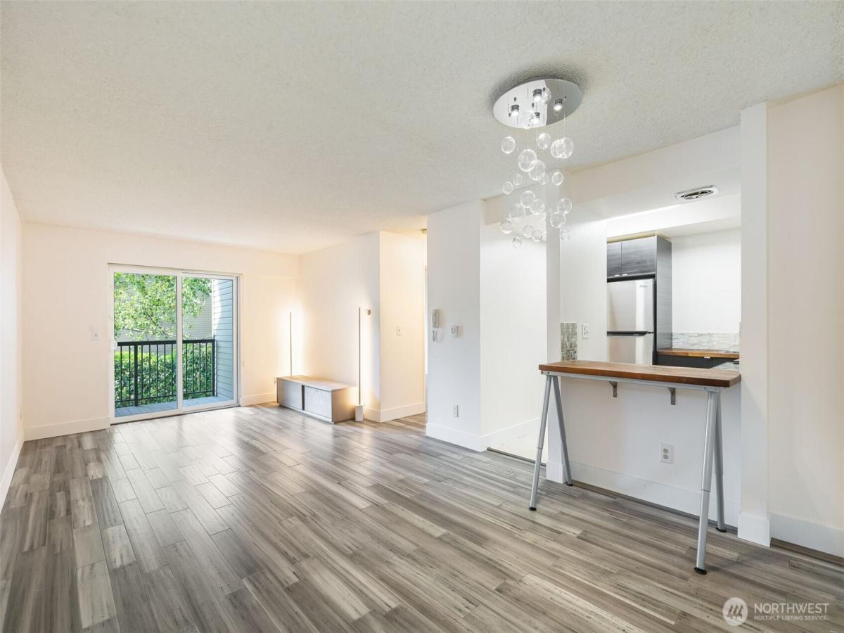 MLS #NWM2369718 image #0