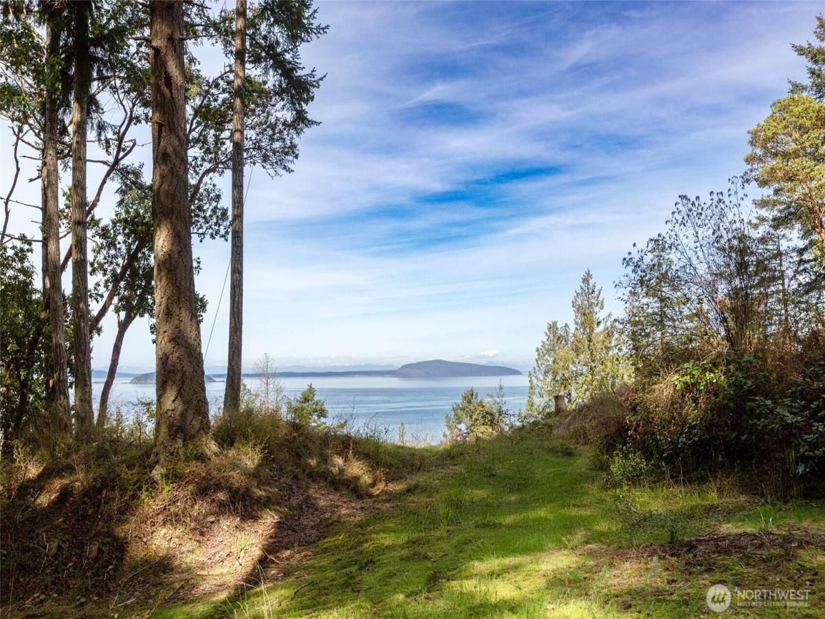 MLS #NWM2369841 image #0