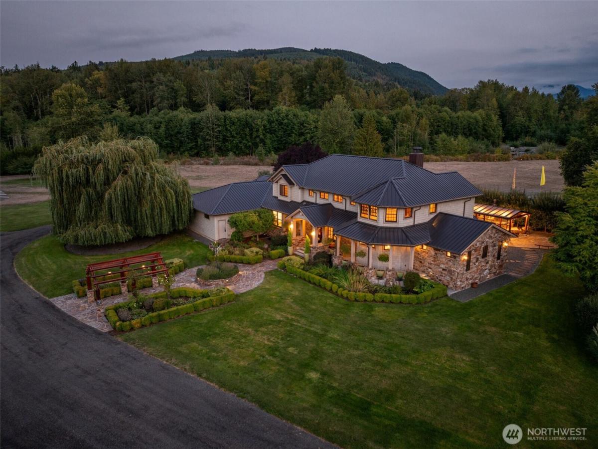 MLS #NWM2369923 image #0