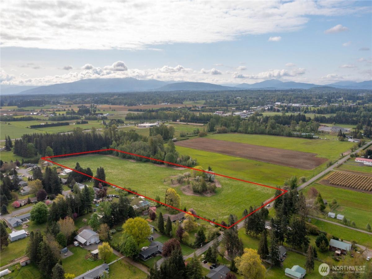 MLS #NWM2369984 image #0