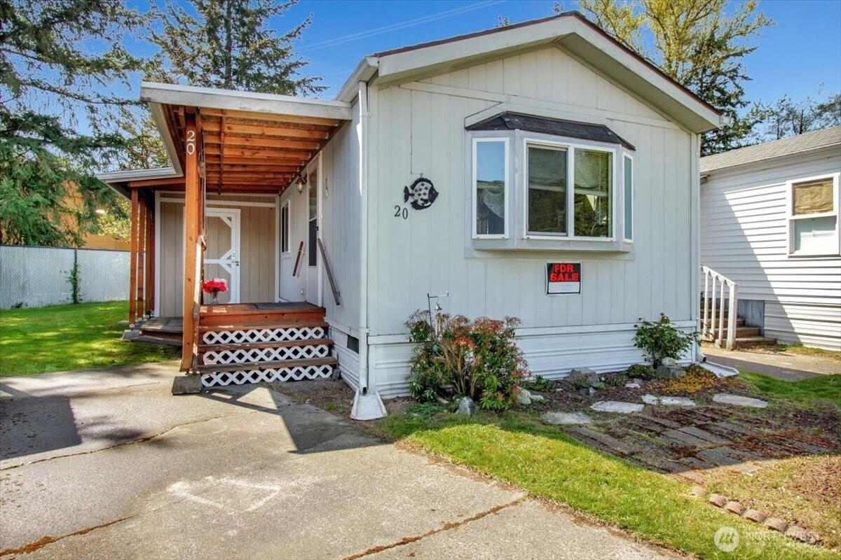 MLS #NWM2370046 image #0