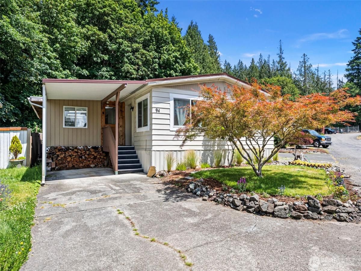 MLS #NWM2370671 image #0