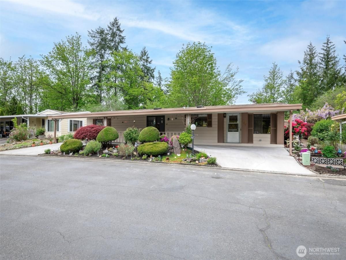 MLS #NWM2371158 image #0