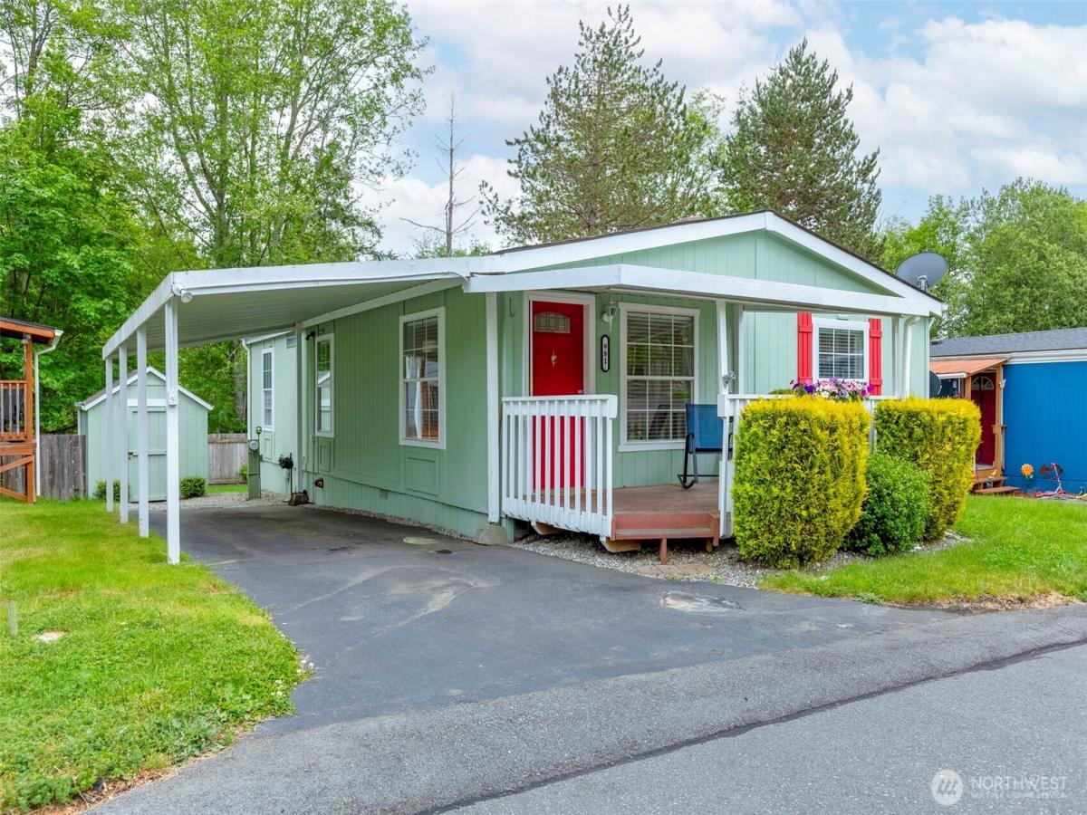 MLS #NWM2371361 image #0