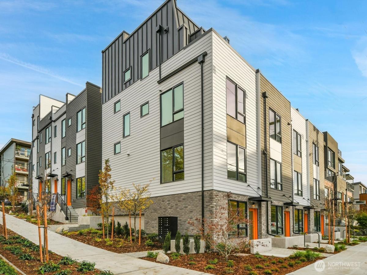 MLS #NWM2371664 image #0