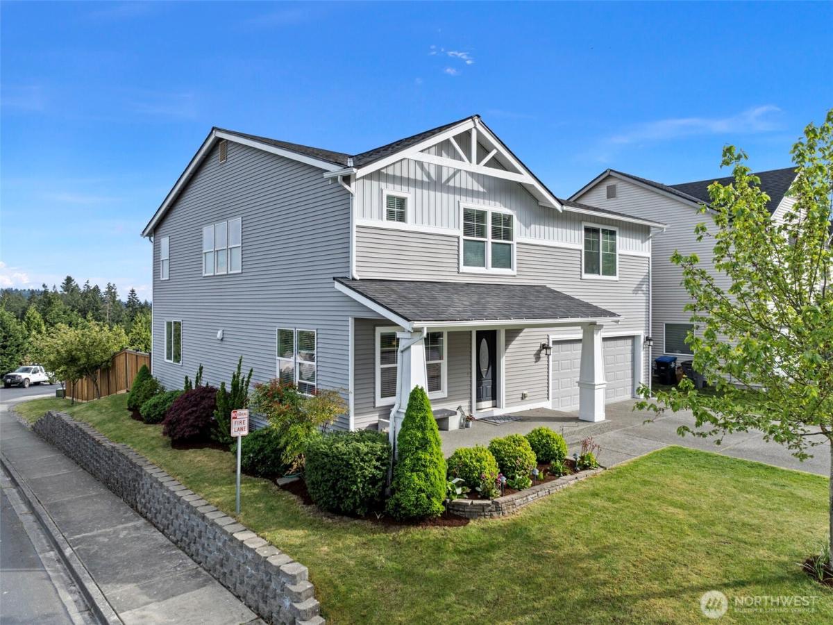 MLS #NWM2372318 image #0