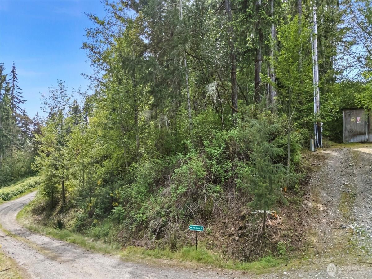 MLS #NWM2372346 image #0