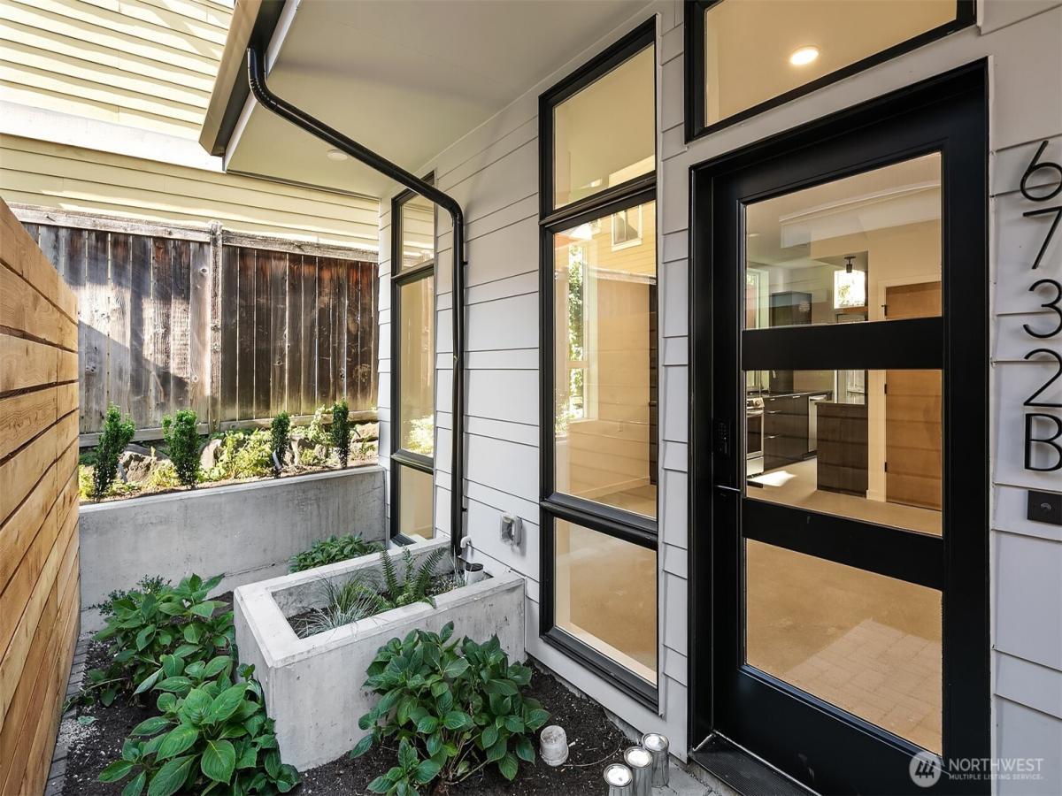 MLS #NWM2372498 image #0