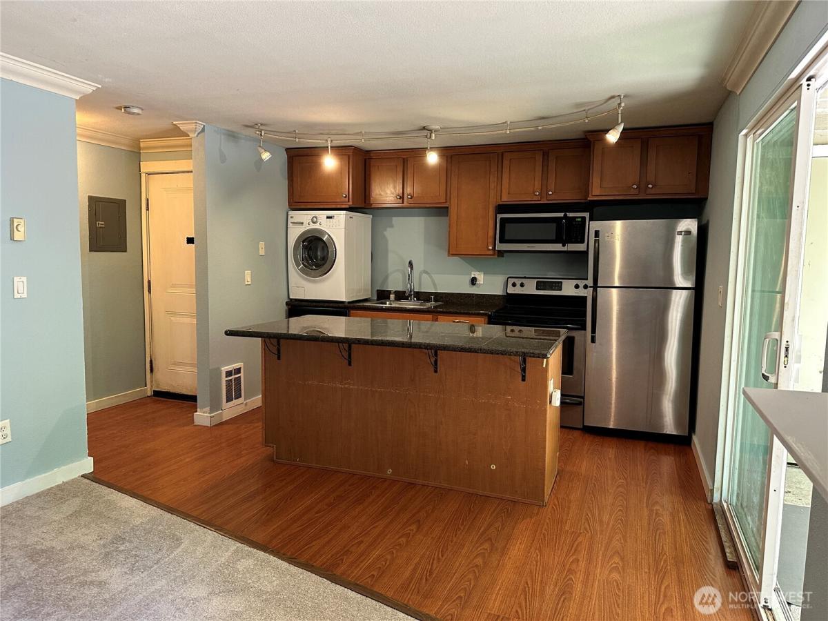 MLS #NWM2373211 image #0