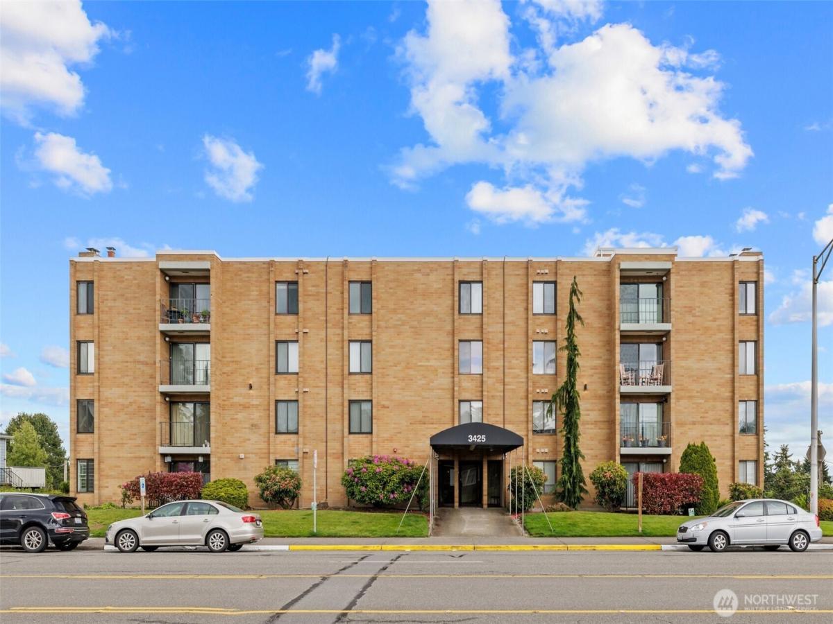 MLS #NWM2374688 image #0